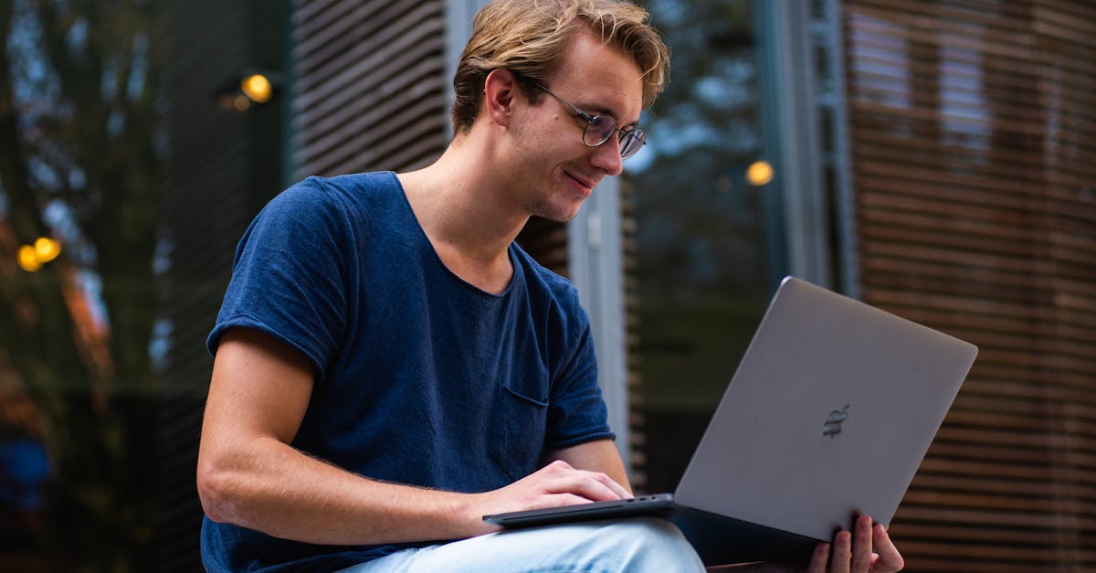Strategies for Transcribing Dutch Audio for Better Understanding